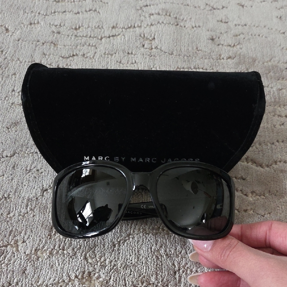 Marc By Marc Jacobs Black Sunglasses - Picture 2 of 7
